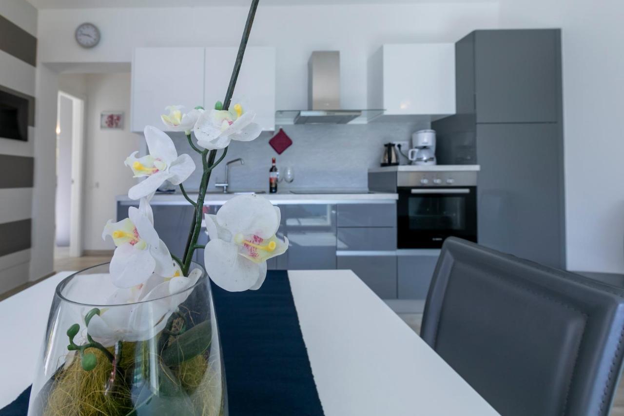 La Collinetta Apartments Vercana Εξωτερικό φωτογραφία