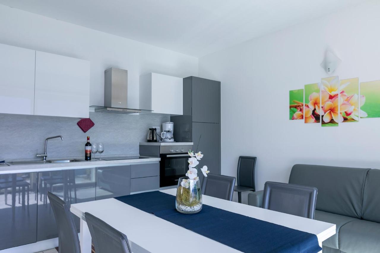 La Collinetta Apartments Vercana Εξωτερικό φωτογραφία